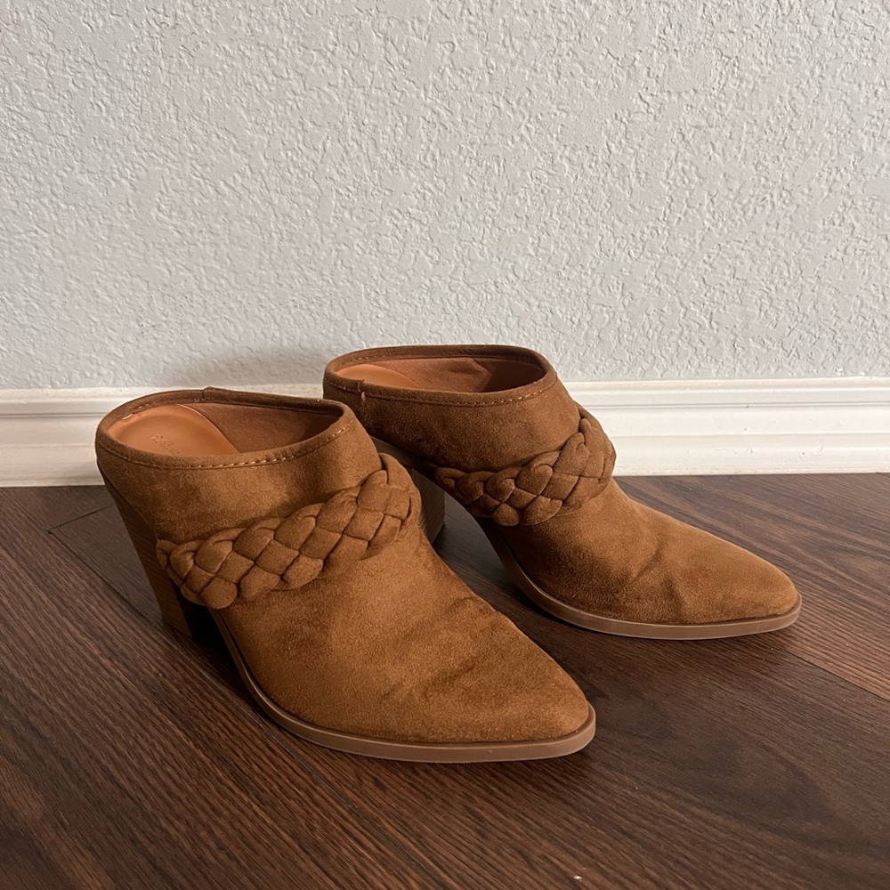 Universal Thread Tan Faux Suede Mules